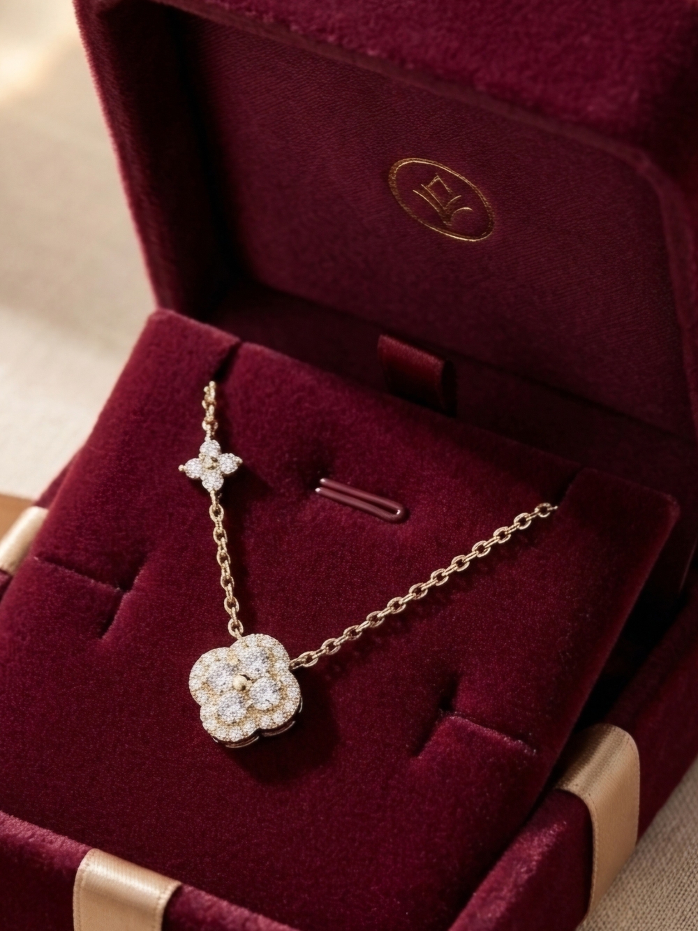 Moissanite Gold Clover Pendant Necklace